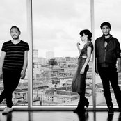 Chvrches - List pictures