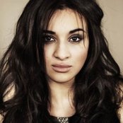 Camelia Jordana - List pictures