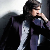 Juanes - List pictures