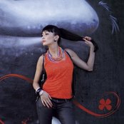 Kenza Farah - List pictures