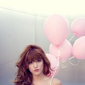 Bella Thorne - List pictures