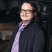 Christophe Beck - List pictures