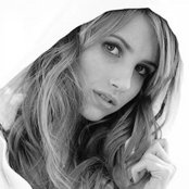 Emma Roberts - List pictures