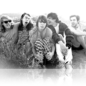 Grouplove - List pictures