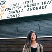 Daniela Andrade - List pictures