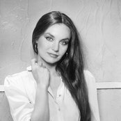 Crystal Gayle - List pictures