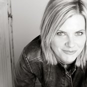 Melanie Doane - List pictures