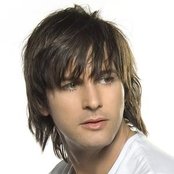 Axel Fernando - List pictures