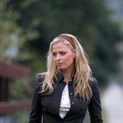 Michelle Tumes - List pictures