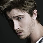 Garrett Hedlund - List pictures