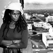 Judy Mowatt - List pictures