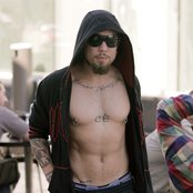 Dave Navarro - List pictures