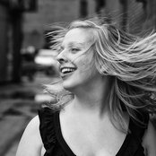 Julia Nunes - List pictures