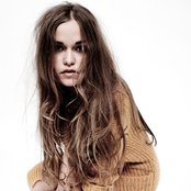 Amanda Mair - List pictures