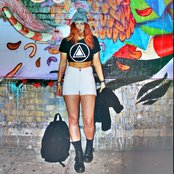 Etta Bond - List pictures