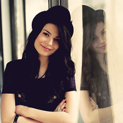 Miranda Cosgrove - List pictures