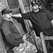 Moonshine Bandits - List pictures