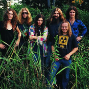 Lynard Skynard - List pictures