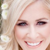 Sarah Davidson - List pictures