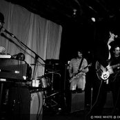 The Young Sinclairs - List pictures