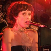 Emma Dean - List pictures