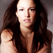 Carminho - List pictures