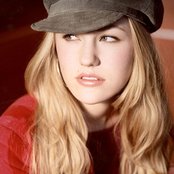 Brooke Allison - List pictures