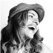 Lola - List pictures