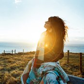 Feist - List pictures