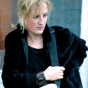 Mia Dyson - List pictures