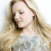 Kerry Ellis - List pictures