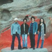 Doyle Bramhall Ii & Smokestack - List pictures