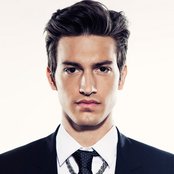 Asher Monroe - List pictures