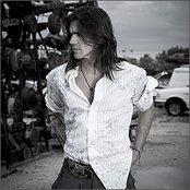 Juanes - List pictures