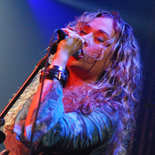 Dana Fuchs - List pictures