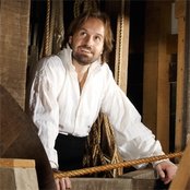 Alfie Boe - List pictures