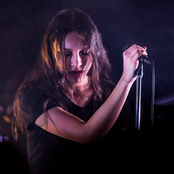 Nicole Sabouné - List pictures