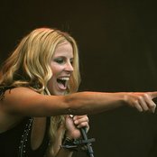 Lisa Miskovsky - List pictures