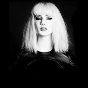 Queen Of Hearts - List pictures