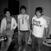 Fenech-soler - List pictures