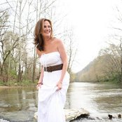 Alecia Nugent - List pictures