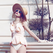 Petite Meller - List pictures