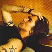 Juanes - List pictures