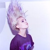 Kyla La Grange - List pictures