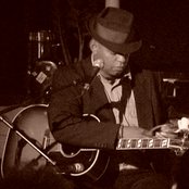 Guy Davis - List pictures