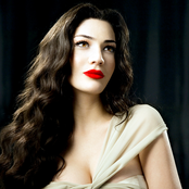 Ivi Adamou - List pictures