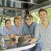 The Postelles - List pictures