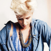 Robyn - List pictures