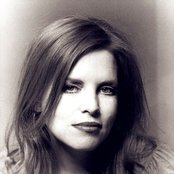 Joy Lynn White - List pictures