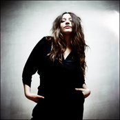 Izia - List pictures